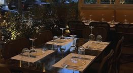 Στο ολόφρεσκο IAMA θα ξαναερωτευθείς την ελληνική κουζίνα