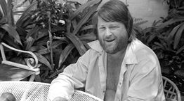 Η αιώνια μουσική λιακάδα του Brian Wilson