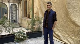 Κώστα Πράπογλου, πώς είναι να μιλά όλη η Αθήνα για την έκθεση Wanderlust / all passports;