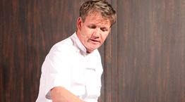 Για τον Gordon Ramsay το να είσαι μπαμπάς 6 παιδιών είναι σα να διευθύνεις εστιατόριο χωρίς να πηγαίνει κανείς σπίτι