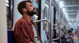 Μουσική στα αυτιά για υγιή εγκέφαλο, προτείνει η επιστήμη