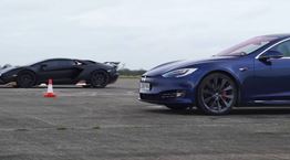 Tesla Model S εναντίον Lamborghini Aventador S