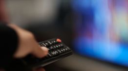 Χαζεύοντας στο TikTok από την τηλεόρασή σου