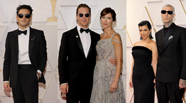 Μαύρο γυαλί στο κόκκινο χαλί: Πάντοτε cool