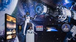 Στη φετινή Biennale της Βενετίας είναι λες και είσαι μέσα στο Instagram