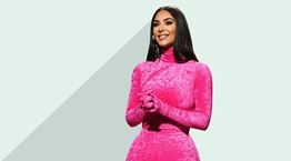 Η Kim Kardashian τρολάρει τις Kardashians