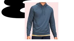 Στη χρυσή εποχή του φούτερ με κουκούλα