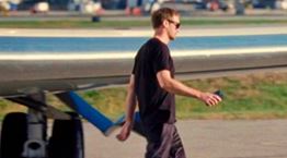 Γιατί τόσοι άντρες κυκλοφορούν χωρίς παπούτσια;