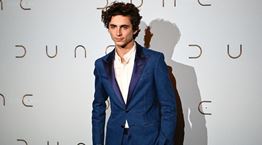 Ο Timothée Chalamet με denim tuxedo. Γιατί όχι;
