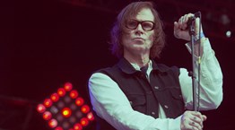 Ο Mark Lanegan τραγουδούσε τα σκοτάδια του
