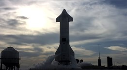 Ο τρίτος πύραυλος της SpaceX κατάφερε να προσγειωθεί αλλά τελικά εξερράγη