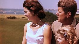 Σπάνιες φωτογραφίες από την πολυτάραχη ζωή των Kennedy