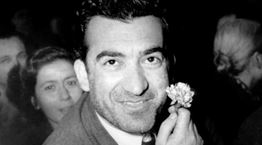 Νίκος Μπελογιάννης: Ο &#39;άνθρωπος με το γαρύφαλλο&#39; που εκτελέστηκε στα 37 του