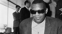 Όσα έμαθε η ζωή στον Ray Charles