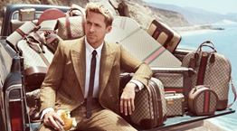 O Ryan Gosling ταξιδεύει για το σπίτι των Gucci