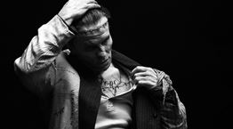 Τρομάξαμε να γνωρίσουμε τον Christian Bale ως Frankenstein