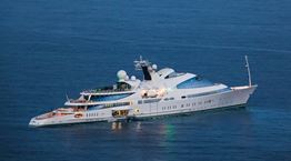 Το υπερπολυτελές γιοτ της βασιλικής οικογενείας των Ηνωμένων Αραβικών Εμιράτων βρίσκεται στο Ναύπλιο