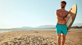 Η Intimissimi Uomo γιορτάζει το καλοκαίρι με προσφορά 1+1 στα μαγιό της