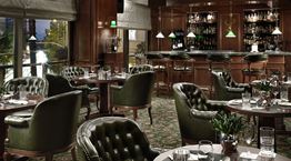 Η μητροπολιτική γοητεία του Explorer’s Bar Bistro