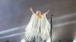 Ξανά η Άννα Βίσση στο Καλλιμάρμαρο -Πανζουρλισμός με τα εισιτήρια