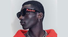 Τα punk γυαλιά ηλίου του Alexander McQueen