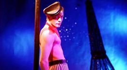 James Bidgood: Ρέκβιεμ στην camp αισθητική ενός ροζ νάρκισσου