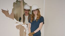 Η Εmma Stone πρωταγωνιστεί στη νέα σειρά μυστηρίου The Curse