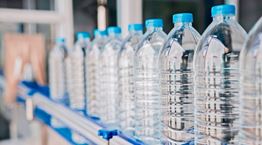 Εμφιαλωμένο νερό ή βρύσης; Ποιο είναι το πιο ασφαλές