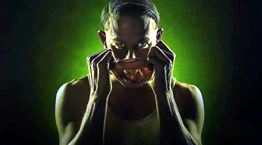 O Charlie Hunnam υποδύεται τον κατά συρροή δολοφόνο Ed Gein στην 3η σεζόν του Monster στο Netflix