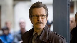 Ο χαρισματικός Gary Oldman και οι σκοτεινοί δαίμονες της ζωής του