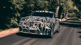 To πρώτο ηλεκτρικό αυτοκίνητο της Rolls-Royce βολτάρει στη Γαλλική Ριβιέρα