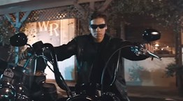 Joseph Baena όπως λέμε Arnold Schwarzenegger