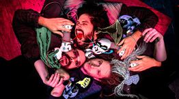 Στο ΝΥΞ, ο Γιάννης Νιάρρος αφηγείται ιστορίες περίεργες