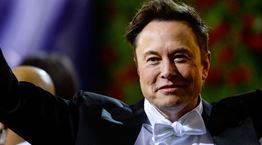 Τι ακριβώς παίζει με το σπίτι του Elon Musk