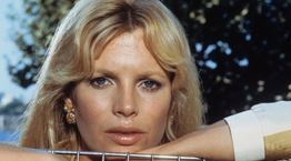 Η Kim Basinger και η παντοτινή γοητεία της &#39;σεξωγήινης&#39; των &#39;80s