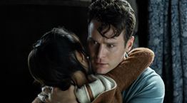 &#39;Χτύπος στην Καλύβα&#39;, το νέο θρίλερ του M. Night Shyamalan