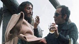 "Ο Ιησούς από τη Ναζαρέτ": Η ιστορία πίσω από τη σκηνή του Σταυρού