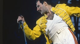 5 αστέρες της μουσικής των '80s που επηρέασαν τo στυλ μας