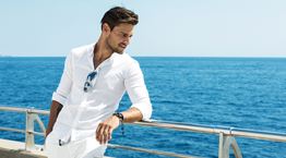 #SummerFavorites | Το λινό πουκάμισο που θα σε κάνει τον πιο γοητευτικό πρωταγωνιστή του καλοκαιριού