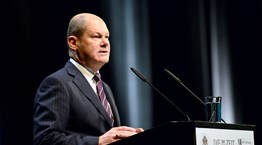 Η Γερμανία αναγκάζεται να βγει μπροστά