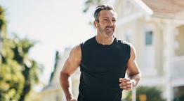 Πώς θα ενισχύσεις τη μυική σου μάζα μετά τα 40