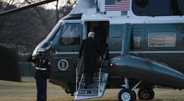 Ο Donald Trump φεύγει αλλά υπόσχεται να επιστρέψει