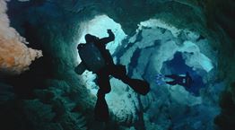 Underwonder, η νέα σειρά ντοκιμαντέρ της Cosmote TV 'βουτά' στα υποβρύχια σπήλαια της Ελλάδας
