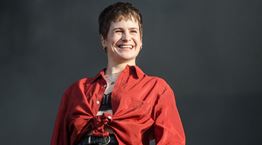 Η επιστροφή του Christine and the Queens είναι γένους αρσενικού