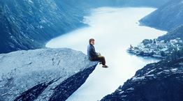 Ragnarok: Όταν η Greta Thunberg συνάντησε τον Thor