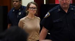 Inventing Anna: Η Anna Sorokin έπαιξε τη ζωή στα δάχτυλα με πειραγμένα ζάρια