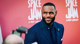 Καλωσορίζουμε τον LeBron James στο Fighting Games