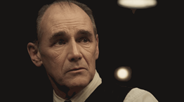 Κι αν το The Outfit είναι το θρίλερ της χρονιάς;