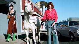 O Γιώργος Λάνθιμος βάζει άλογα στη νέα καμπάνια της Gucci