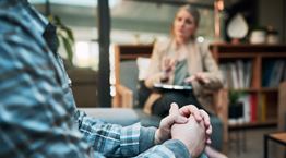 Όλοι οι άντρες χρειάζονται ψυχοθεραπεία, σύμφωνα με τις εφαρμογές γνωριμιών